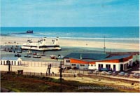 Old postcards from Boulogne Hoverport, France - Seaspeed SRN4s at Boulogne Hoverport (N Levy).